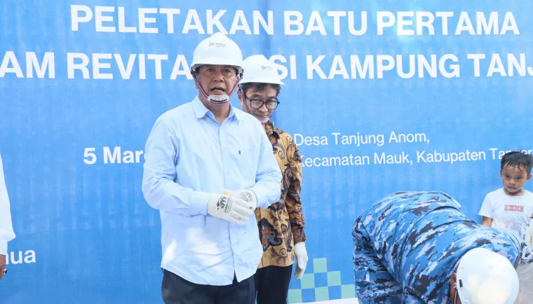 Peletakan batu pertama pembangunan rumah nelayan Tanjung Kait oleh Bupati Tangerang