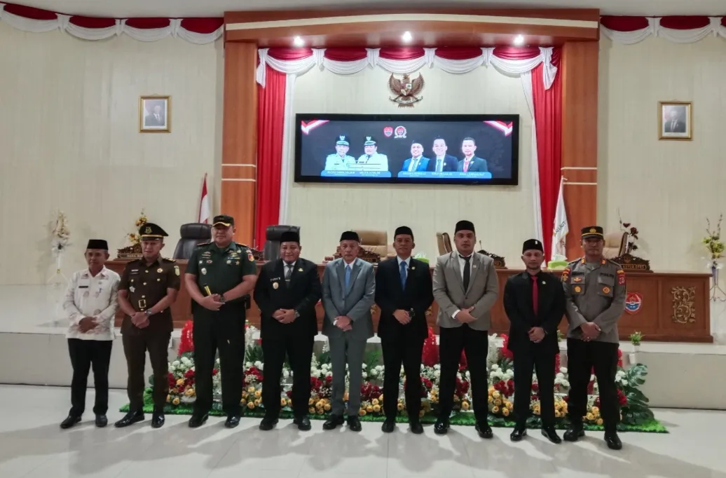 Dandim 1308/LB menghadiri Rapat Paripurna DPRD Banggai Laut